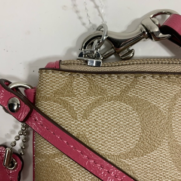 Coach Pouch Pink - Picture 5 of 6